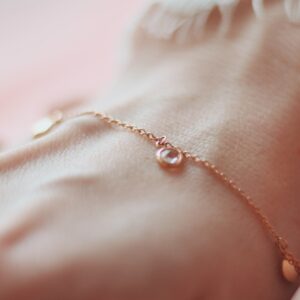 Dainty Pearl Choker